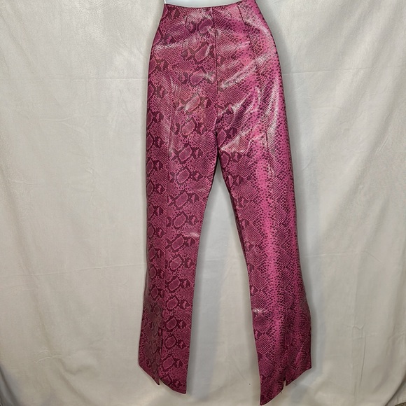SOLD - 🐼 3/$25 pink snake print pleather flares - perfect for Halloween 🎃 - Picture 4 of 5